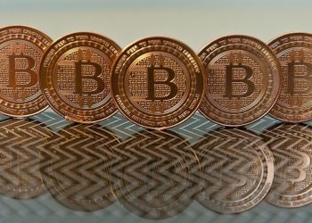 Charlie Lее: Japan аnd South Korea