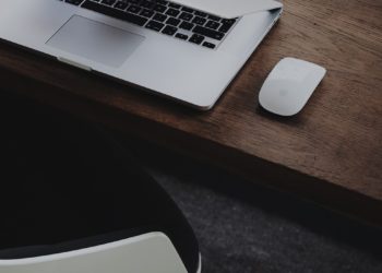 expert believes internet economy bitcoin