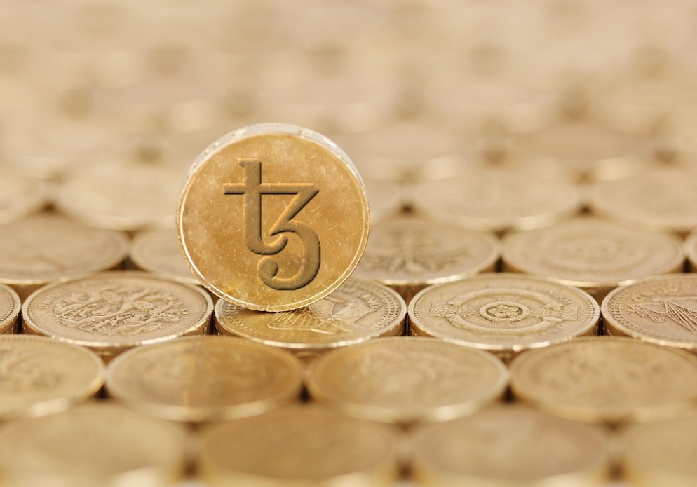 tezos price could grow after chainlink partnership