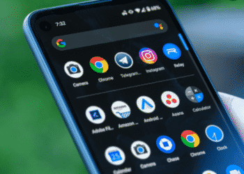 US Senator Demands, google, tech, apple, apps, scams